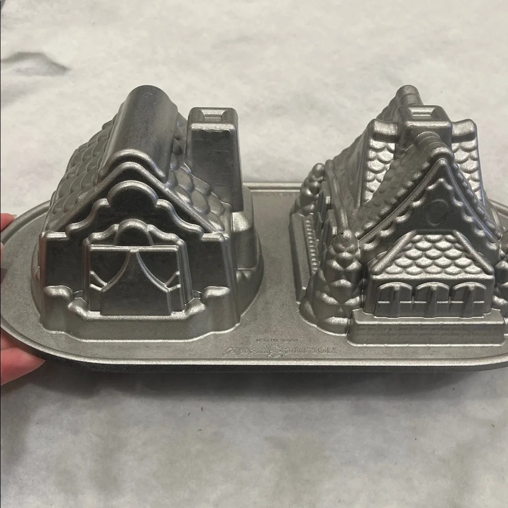 Nordic Ware Silver Gingerbread House Duet Cake Pan new
